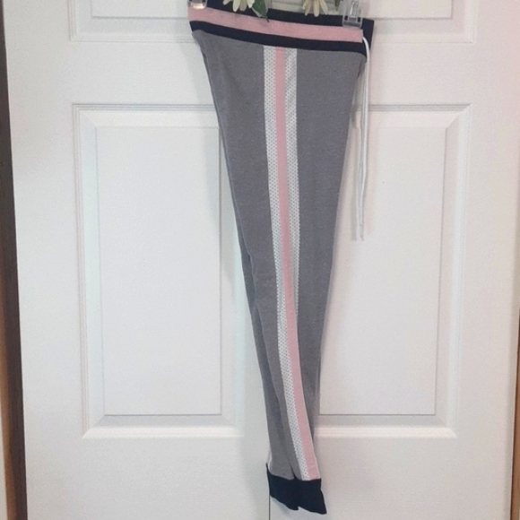 PINK Victoria's Secret Yoga Leggings - Picture 6 of 9